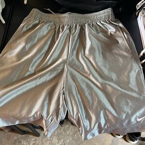 Nike basketball shorts XL men’s